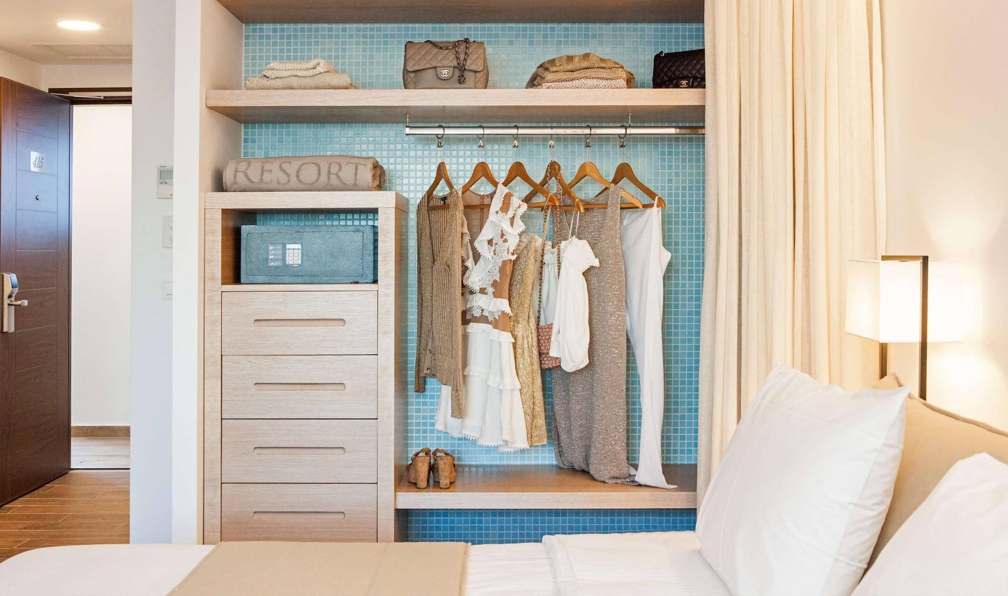 Отель Esperos Village Blue & - Adults Only 5*